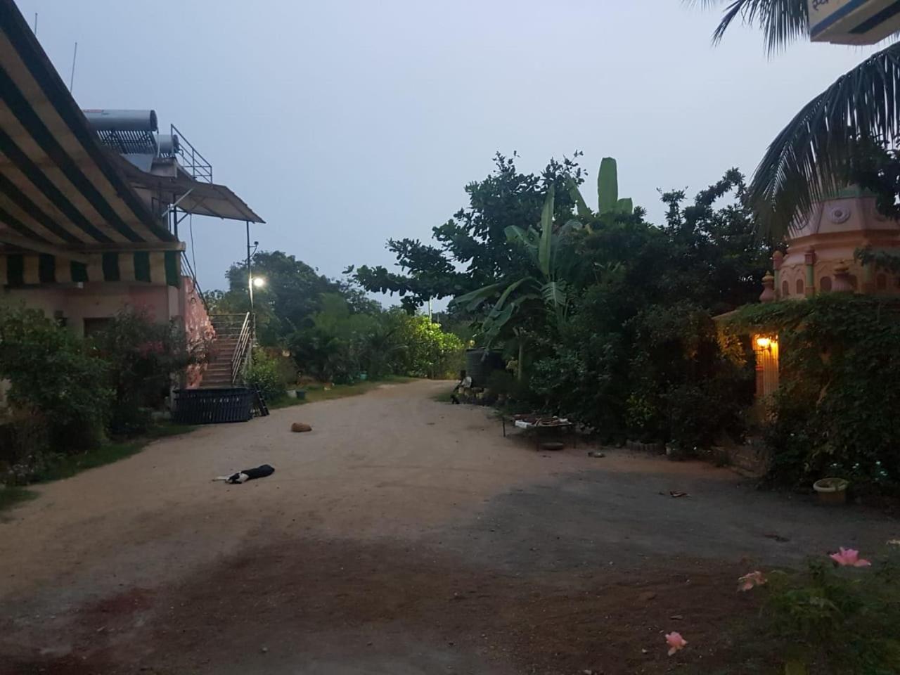 Rutu Enclave Bed & Breakfast Murūd Екстериор снимка