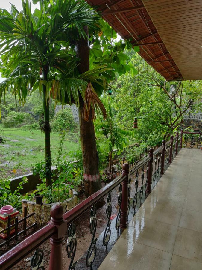 Rutu Enclave Bed & Breakfast Murūd Екстериор снимка