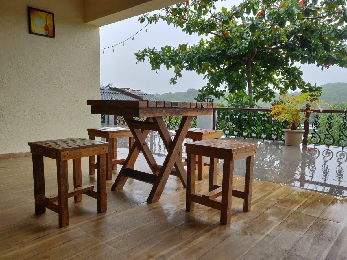 Rutu Enclave Bed & Breakfast Murūd Екстериор снимка