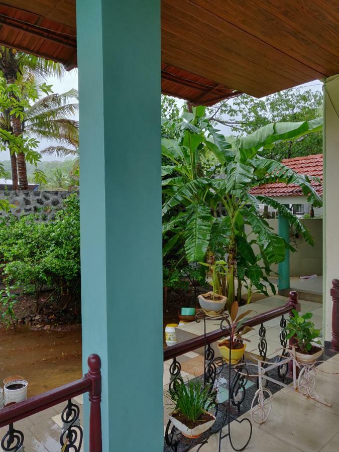 Rutu Enclave Bed & Breakfast Murūd Екстериор снимка